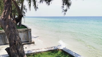 Di pantai