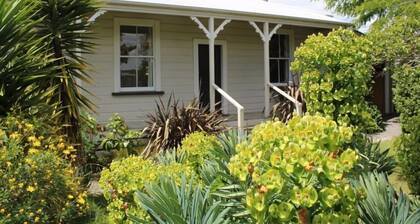 Character cottage stone's throw from The Square