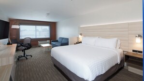 In-room safe, desk, laptop workspace, blackout drapes - Holiday Inn Express & Suites (Auburn)