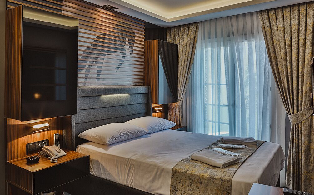 superior room | 1 bedroom, in-room safe, soundproofing, free wifi