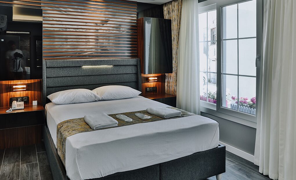 deluxe triple room | 1 bedroom, in-room safe, soundproofing, free wifi