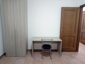 ベーシック ルーム 共用バスルーム | WiFi (無料)