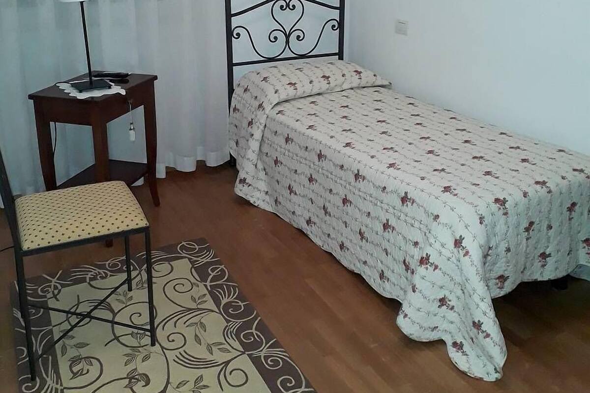 Habitación individual | Wifi gratis, decoración individual, mobiliario individual y ropa de cama
