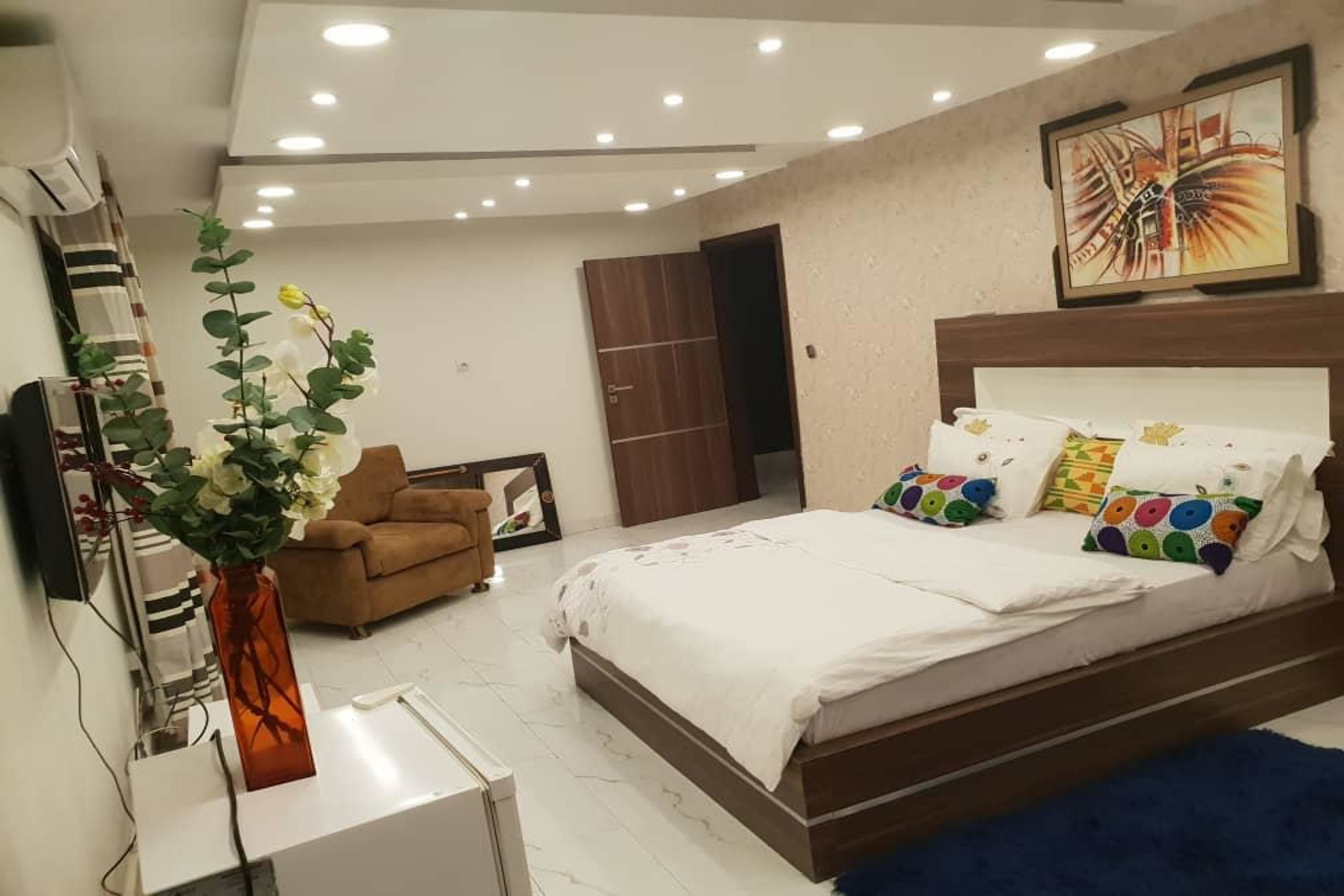 Apartemen Deluks | Meja kerja, ruang kerja ramah laptop, dan tirai kedap cahaya