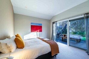 3 chambres, fer et planche à repasser, Wi-Fi, draps fournis