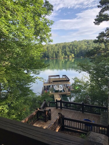Rare Gem on YEAR ROUND DEEP Water of Lake Blue Ridge!