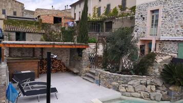 Outdoor pool, pool loungers