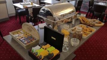 Desayuno buffet todos los días (con cargo)