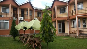 Garden - West Cliff Hotel (Lira)