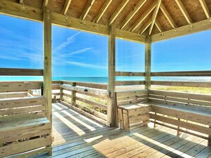 Property grounds - 50 Steps to Private Beach•Oceanside Community•1st Floor•Pool•Kitchen•BBQ Grills (Atlantic Beach)