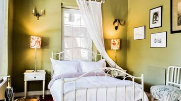 Hochwertige Bettwaren, individuell dekoriert, individuell eingerichtet