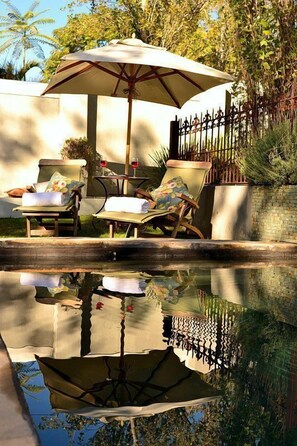 Outdoor pool, sun loungers - Old Oak Manor (Riebeek Kasteel)