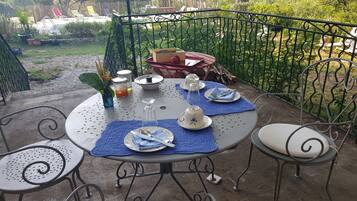 Desayuno continental incluido todos los días
