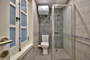 Apartment, 2 Bedrooms (2201) | Bathroom