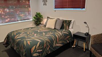 2 bedrooms, iron/ironing board, travel cot, free WiFi