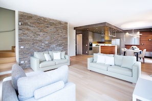 Stylish open plan living here at 
"Residence Sala Comacina" apartment n.3