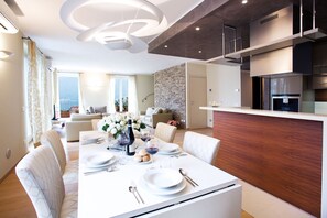 Dining -  Sala Comacina Residence apartment no 3 with pool and spa by Italian Apartments. (la Comacina)