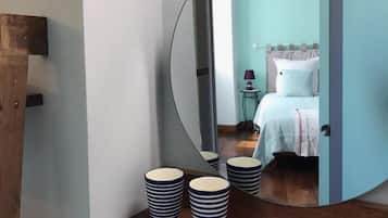 Kamar Double (Orient) | Kamar mandi | Shower, perlengkapan mandi gratis, pengering rambut, dan handuk