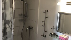 Studio (incl. Cleaning Fee 25 EUR) | Bathroom - Studio Luxemburg at Europapark (Rust)