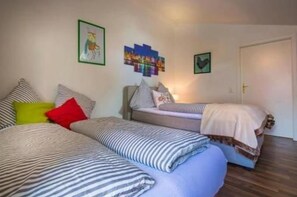 Studio (incl. Cleaning Fee 25 EUR) | Free WiFi, bed sheets - Studio Luxemburg at Europapark (Rust)