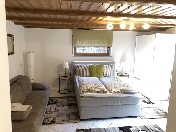 Apartment (incl. Cleaning Fee 25 EUR) | Iron/ironing board, free WiFi, bed sheets