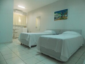 Luksusleilighet | Minibar, blendingsgardiner, wi-fi (inkludert) og sengetøy