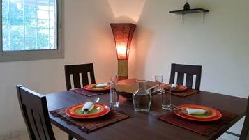 Comfort Villa | In-room dining