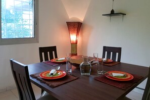 Comfort Villa | In-room dining