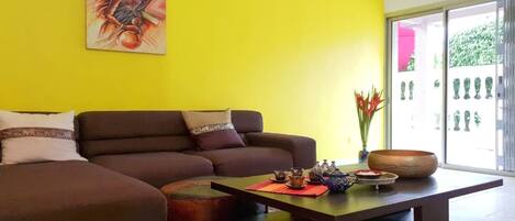 Vila Comfort | Area keluarga | Televisi layar datar 40-inci dengan saluran TV satelit dan TV