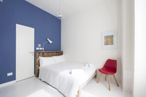 Desk, iron/ironing board, travel cot, free WiFi - Heart Milan Apartments San Barnaba (Milan)