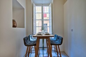 In-room dining - Vallettastay ZOE (Valletta)