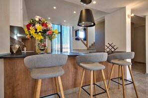 Attico, 3 camere da letto | Pasti in camera