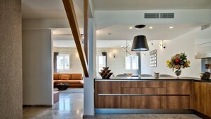 Ático, 3 habitaciones | Cocina básica privada