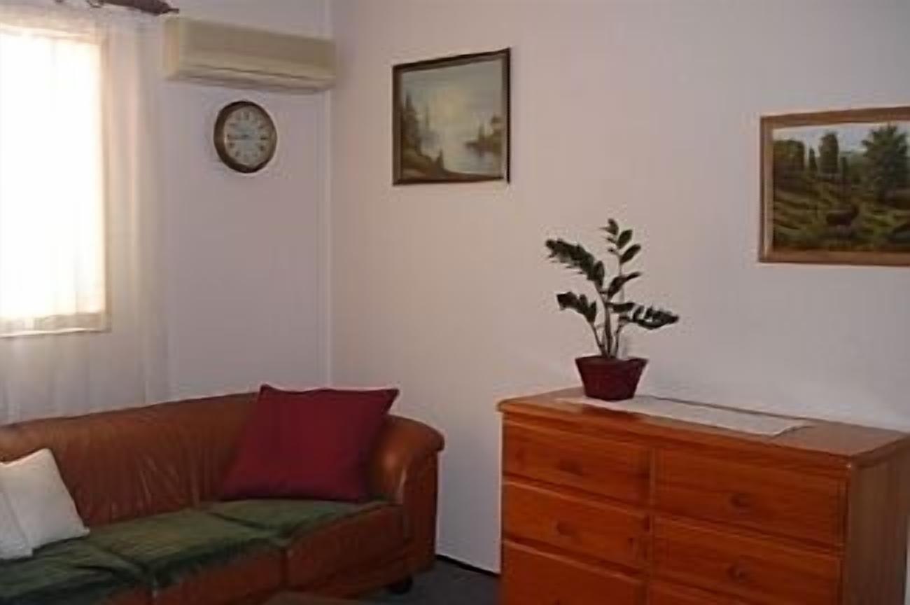 Fully Furnished Self Contained Guest House — image 6