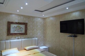 Luxury Apartment | Desk, blackout curtains, iron/ironing board, free WiFi - Résidence Bat T3 (Abidjan)
