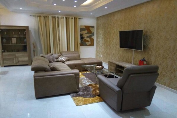 Luxury Apartment | Executive lounge - Résidence Bat T3 (Abidjan)