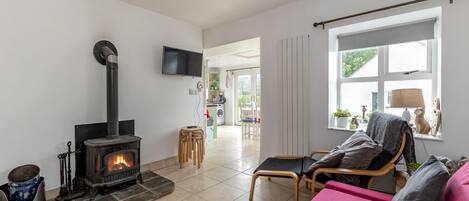 Cottage, Ensuite, Mountain View | Lounge