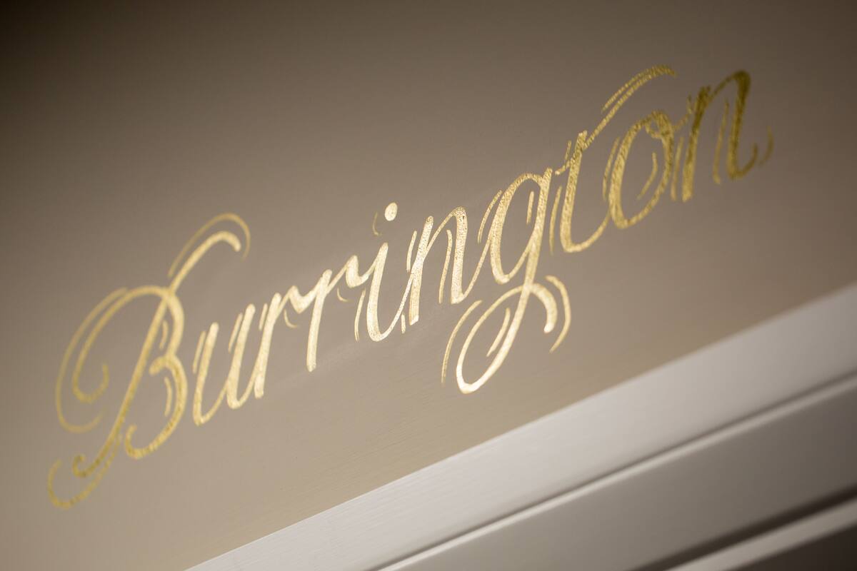 Burrington | Desk, soundproofing, iron/ironing board (on request), WiFi (free)