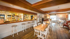Unclassified image, 4 of 113, button - Darlington Arms (Bristol)