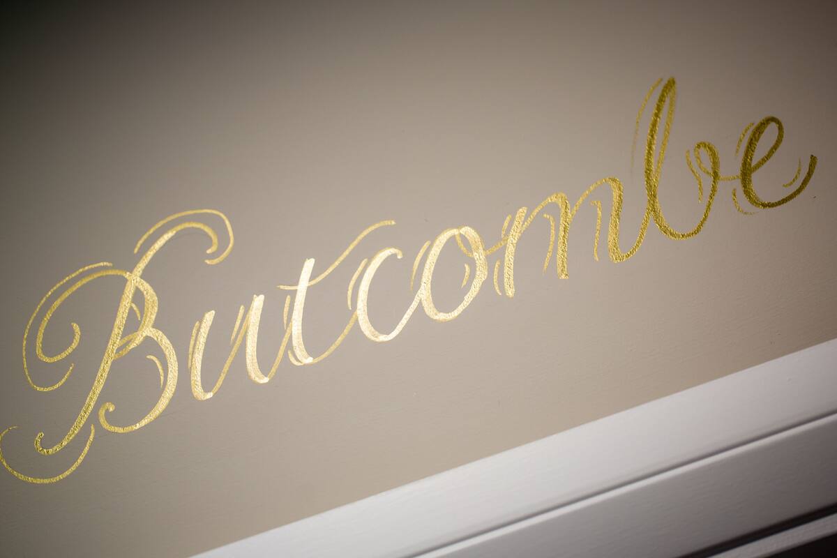 Butcombe (Private External Bathroom) | Desk, soundproofing, iron/ironing board (on request), WiFi (free)