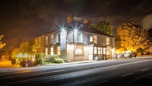 Unclassified image, 3 of 113, button - Darlington Arms (Bristol)