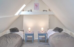 3 bedrooms, travel crib, free WiFi, bed sheets
