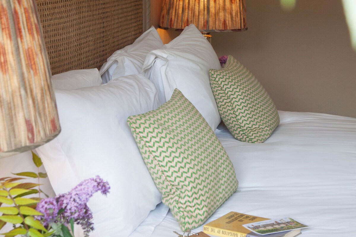 Luxury-Suite | Allergikerbettwaren, Schreibtisch, kostenloses WLAN