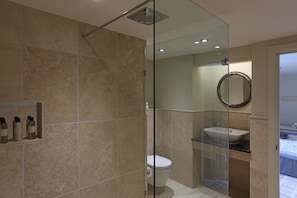 Cosy Double | Bathroom - The Harcourt Arms (Witney)
