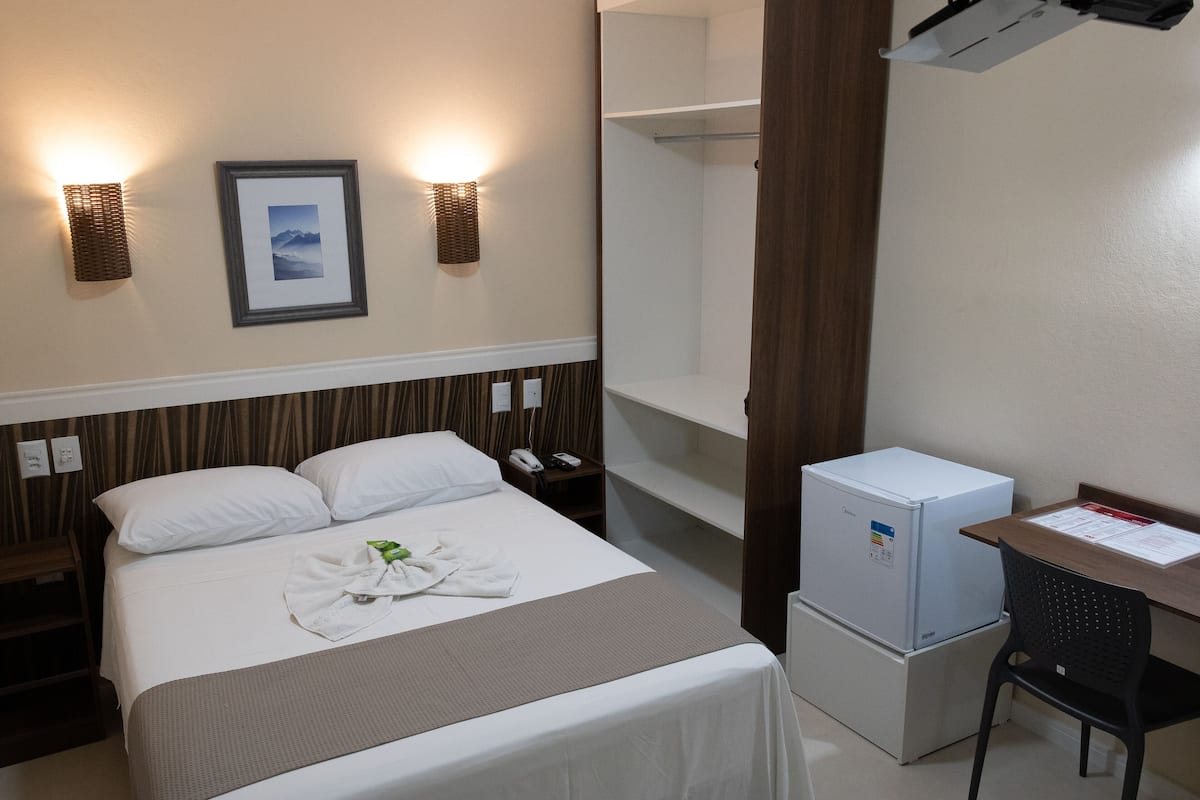 Junior Room, 1 Double Bed | Minibar, individually decorated, desk, laptop workspace