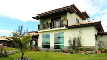 Fachada da propriedade