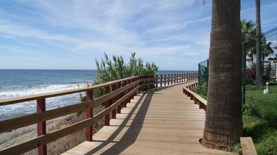 Beachfront, overlooking the sea, Air conditioning.