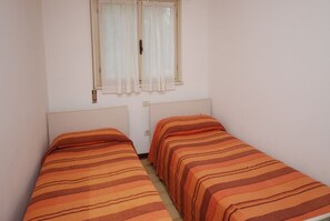 Appartamento, 2 camere da letto (C-4) | Una cassaforte in camera, culle/letti per bambini (a pagamento)