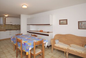Appartement, 2 slaapkamers (C-4) | Dineren op de kamer
