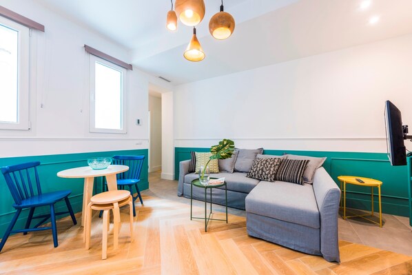 Superior Apartment, 1 Bedroom | Living room | Flat-screen TV